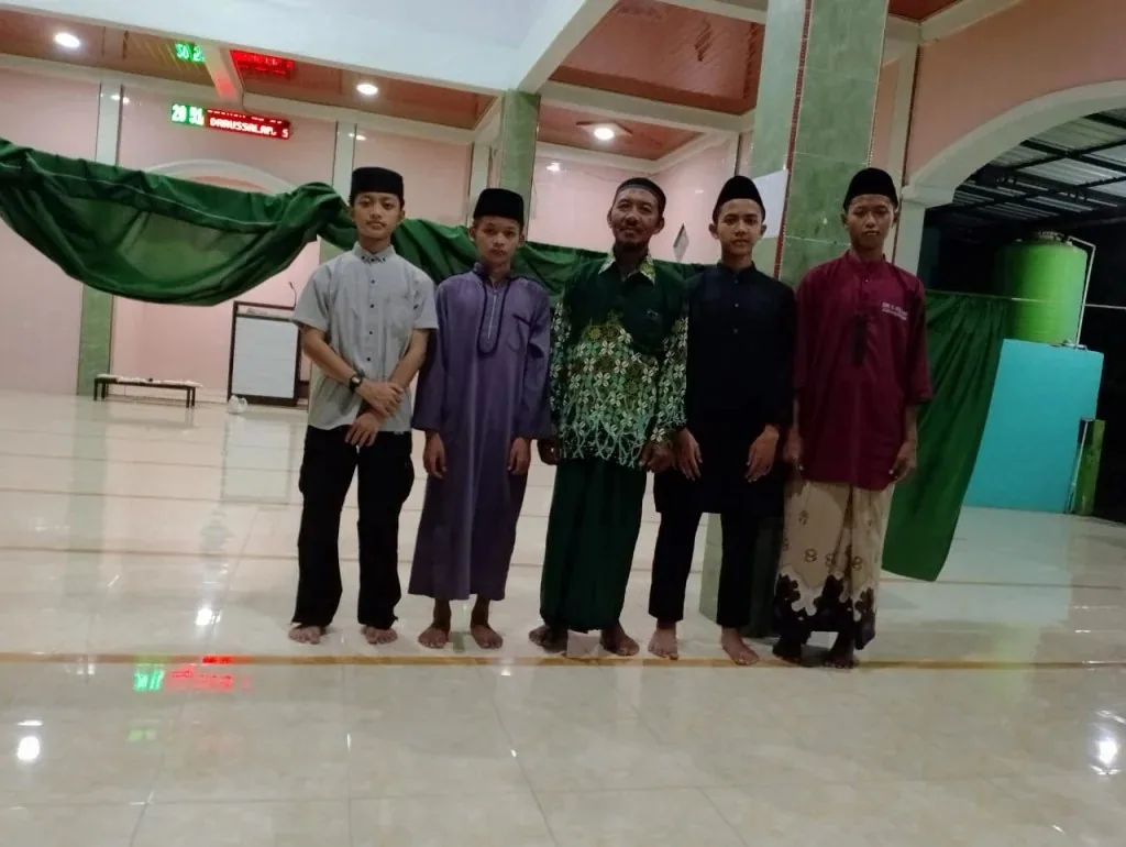 Pembekalan santri MBS Al Hikmah sebelum berkhidmat ke tengah masyarakat
